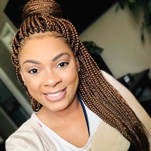 Meet your Posher, Deborah